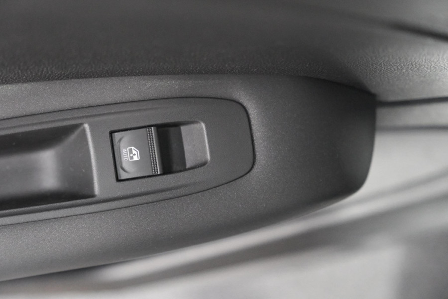 Renault Captur TCe 90 Evolution | Parkeersensoren | Navigatie | Allseason Banden | Apple Carplay