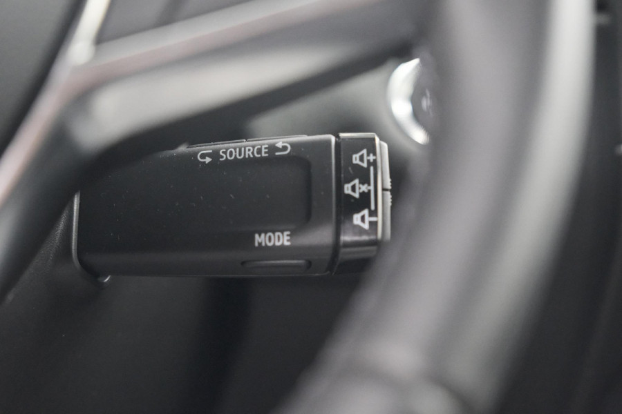 Renault Captur TCe 90 Evolution | Parkeersensoren | Navigatie | Allseason Banden | Apple Carplay