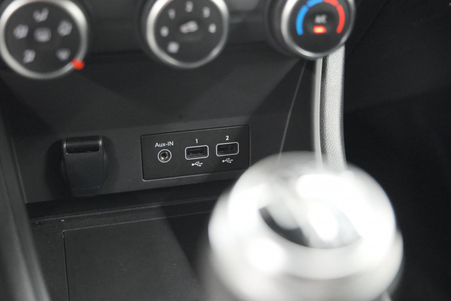 Renault Captur TCe 90 Evolution | Parkeersensoren | Navigatie | Allseason Banden | Apple Carplay