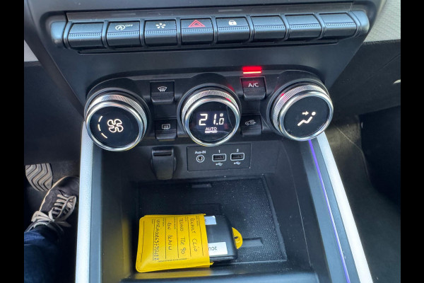 Renault Clio 1.0 TCe 90 Techno Navi / P-sensoren & camera / Clima