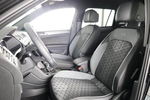 Volkswagen Tiguan 1.4 TSI eHybrid R-Line Business+ Navigatie | 20" LM Velgen | Led Plus Koplampen | Elek Bediende Achterklep |