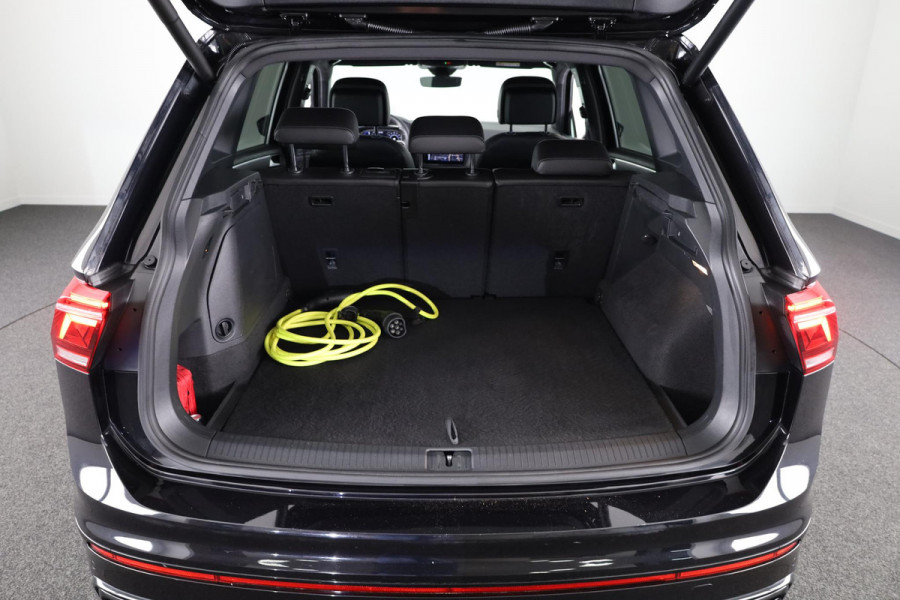 Volkswagen Tiguan 1.4 TSI eHybrid R-Line Business+ Navigatie | 20" LM Velgen | Led Plus Koplampen | Elek Bediende Achterklep |