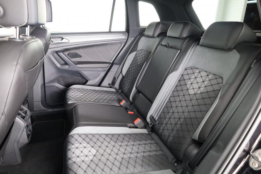 Volkswagen Tiguan 1.4 TSI eHybrid R-Line Business+ Navigatie | 20" LM Velgen | Led Plus Koplampen | Elek Bediende Achterklep |