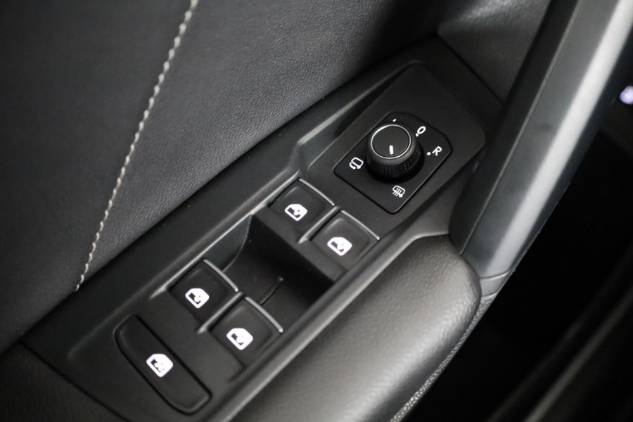 Volkswagen Tiguan 1.4 TSI eHybrid R-Line Business+ Navigatie | 20" LM Velgen | Led Plus Koplampen | Elek Bediende Achterklep |