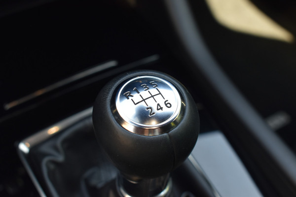 Mazda 3 2.0 e-SkyActiv-G M Hybrid 150 Sportive / Adaptive Cruise C. / Camera / Parkeerhulp / Apple Carplay / BOSE / Head up / Multimedia