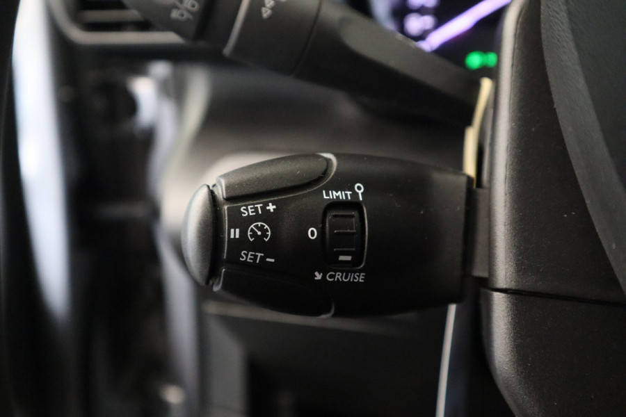 Citroën Berlingo 1.5 BlueHDI Club PLUS Navigatie 16LMV Airco en Cruise Control 3pers uitv