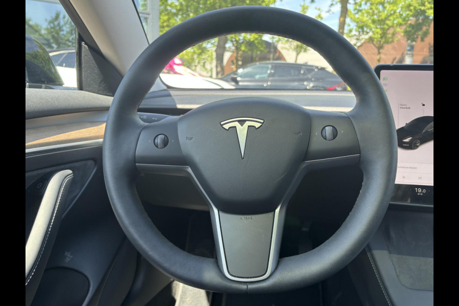 Tesla Model 3 Standard RWD Plus 60 kWh AUTOPILOT | LEDER | RIJKLAAR INCL. 12 MND,. BOVAGGARANTIE