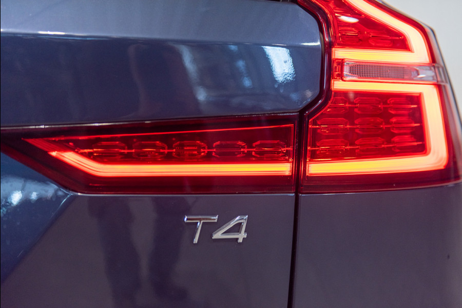 Volvo V60 T4 Aut. Momentum Pro Leder Parkeercamera Stoelverwarming 190pk