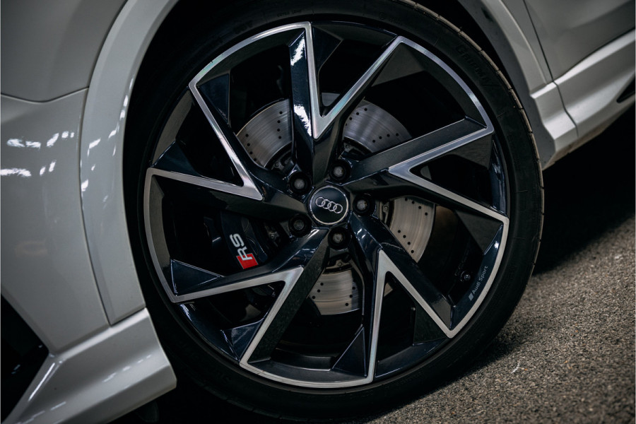 Audi RSQ3 TFSI RS RSQ3 | Carbon | Elek. stoelen | Camera | stoel verwarming.