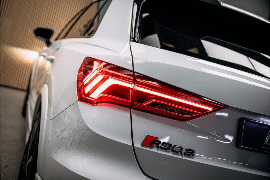 Audi RSQ3 TFSI RS RSQ3 | Carbon | Elek. stoelen | Camera | stoel verwarming.