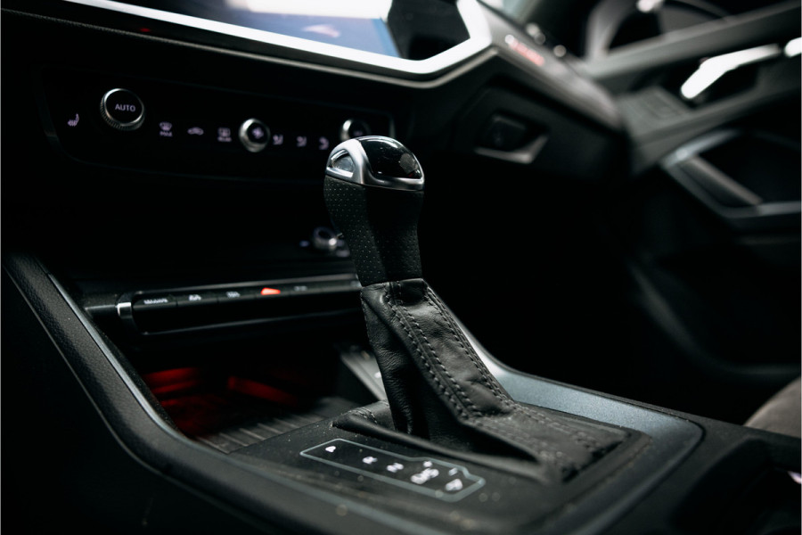 Audi RSQ3 TFSI RS RSQ3 | Carbon | Elek. stoelen | Camera | stoel verwarming.