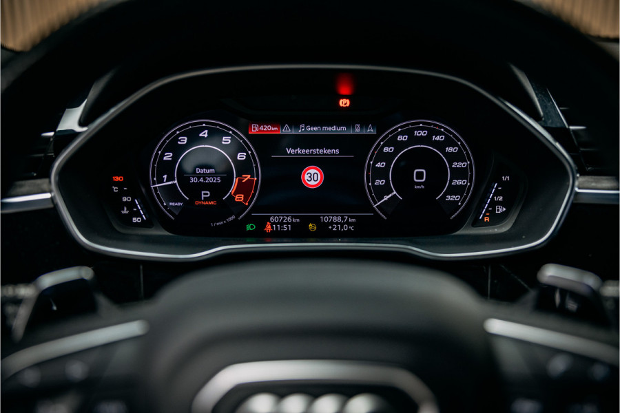 Audi RSQ3 TFSI RS RSQ3 | Carbon | Elek. stoelen | Camera | stoel verwarming.