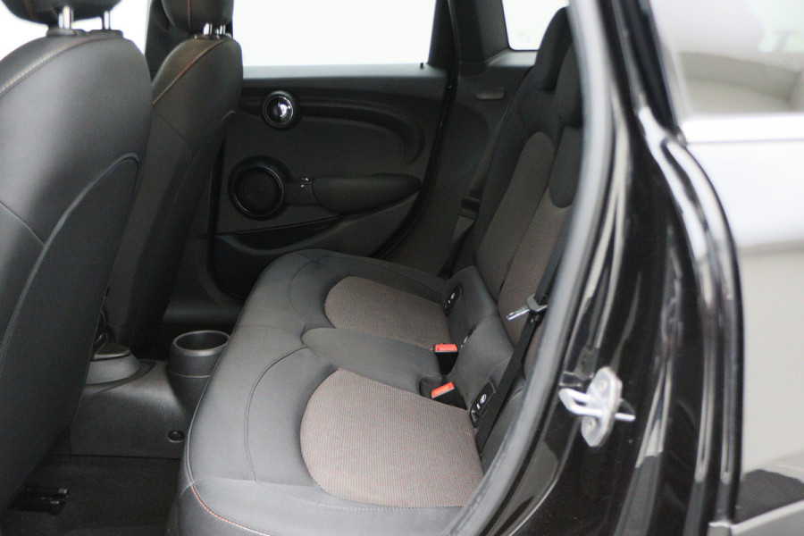 MINI Mini 1.5 Cooper Business Edition 5- Deurs, Apple Carplay, LED, Climate, Cruise, Navigatie, PDC