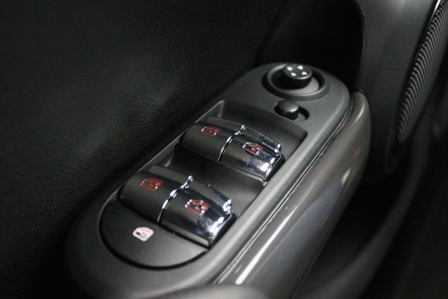 MINI Mini 1.5 Cooper Business Edition 5- Deurs, Apple Carplay, LED, Climate, Cruise, Navigatie, PDC