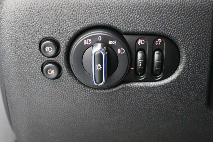 MINI Mini 1.5 Cooper Business Edition 5- Deurs, Apple Carplay, LED, Climate, Cruise, Navigatie, PDC