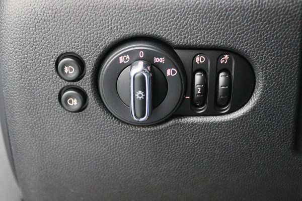 MINI Mini 1.5 Cooper Business Edition 5- Deurs, Apple Carplay, LED, Climate, Cruise, Navigatie, PDC