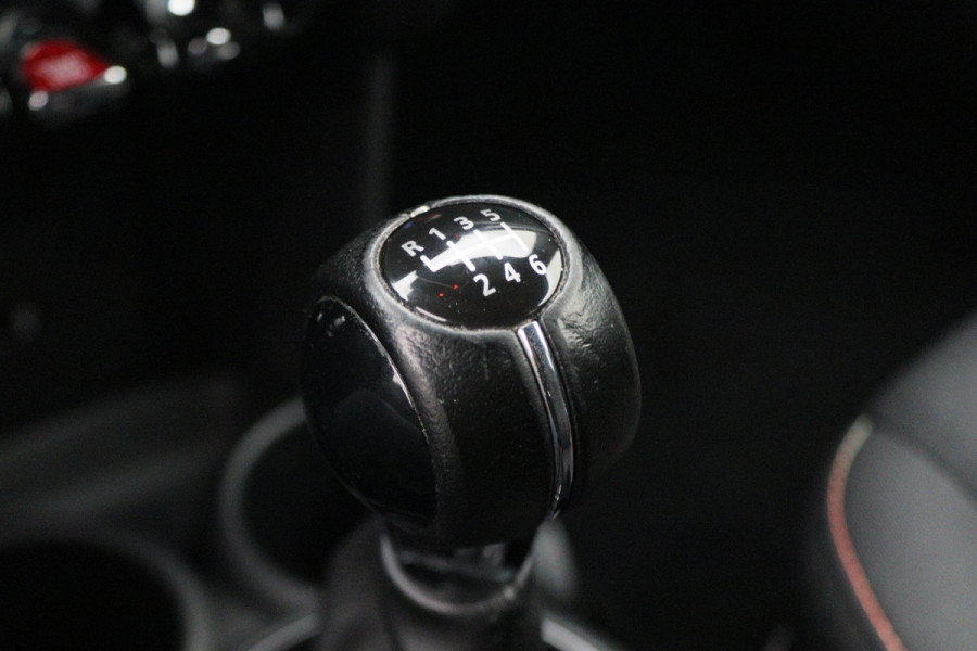 MINI Mini 1.5 Cooper Business Edition 5- Deurs, Apple Carplay, LED, Climate, Cruise, Navigatie, PDC