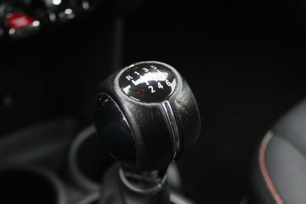 MINI Mini 1.5 Cooper Business Edition 5- Deurs, Apple Carplay, LED, Climate, Cruise, Navigatie, PDC