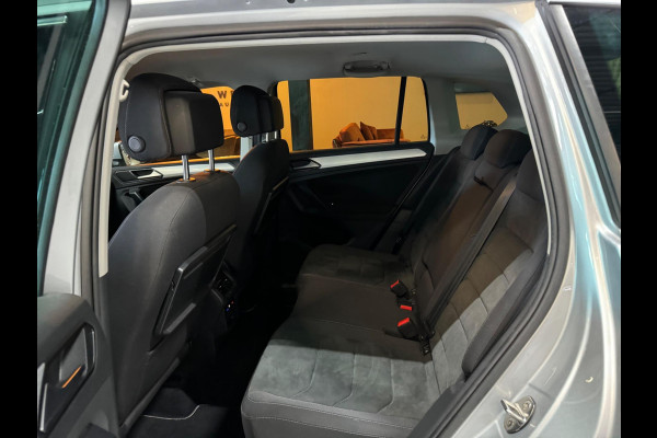 Volkswagen Tiguan 1.4 TSI 4Motion Highline Garantie Trekhaak CarPlay Camera PDC ACC Lane StuurVW StoelVW Off-Road Rijklaar