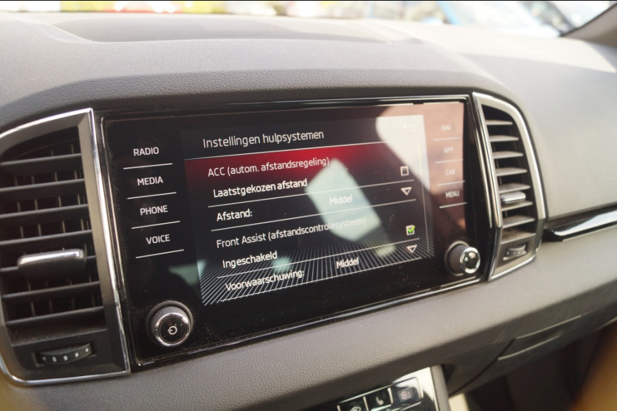 Škoda Karoq 1.5 TSI 150pk DSG Sportline Business -PANO-ECC-