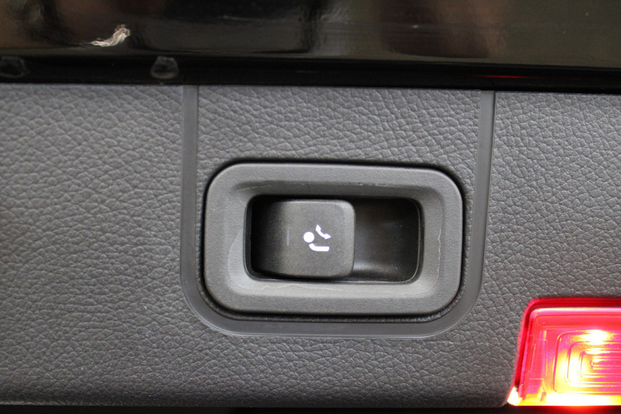 Mercedes-Benz CLA-Klasse 250 e AMG Premium Plus Pano|Sfeer|Augmented|Dodehoek|Night.