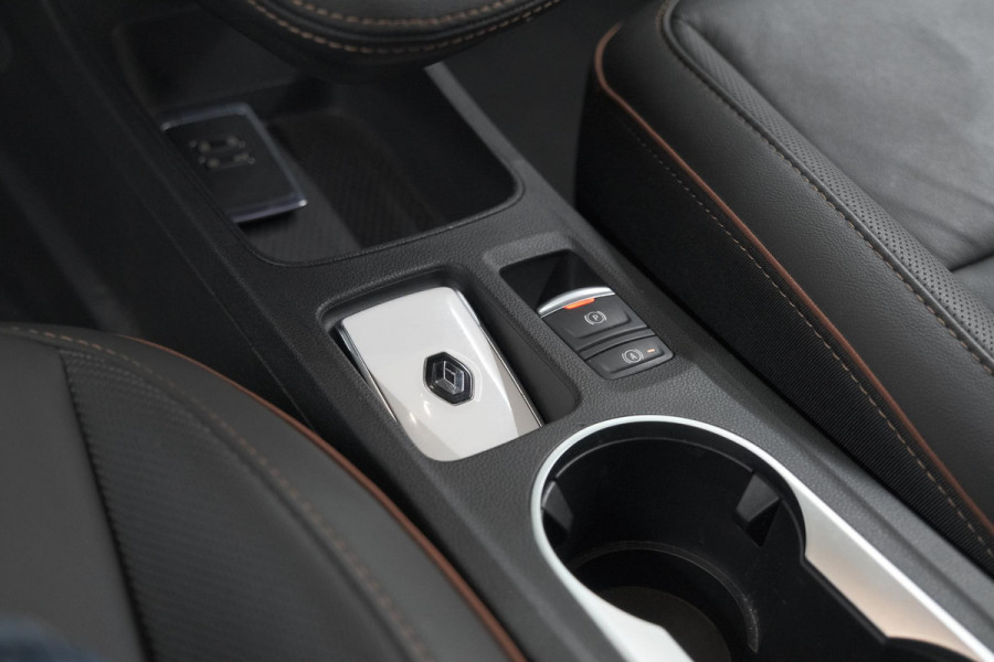 Renault Captur TCe 130 EDC Initiale Paris | 360 Camera | Adaptieve Cruise Control | BOSE Audio | Pack Winter