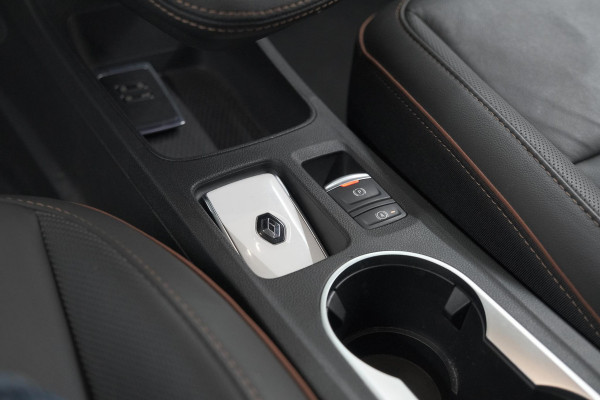 Renault Captur TCe 130 EDC Initiale Paris | 360 Camera | Adaptieve Cruise Control | BOSE Audio | Pack Winter