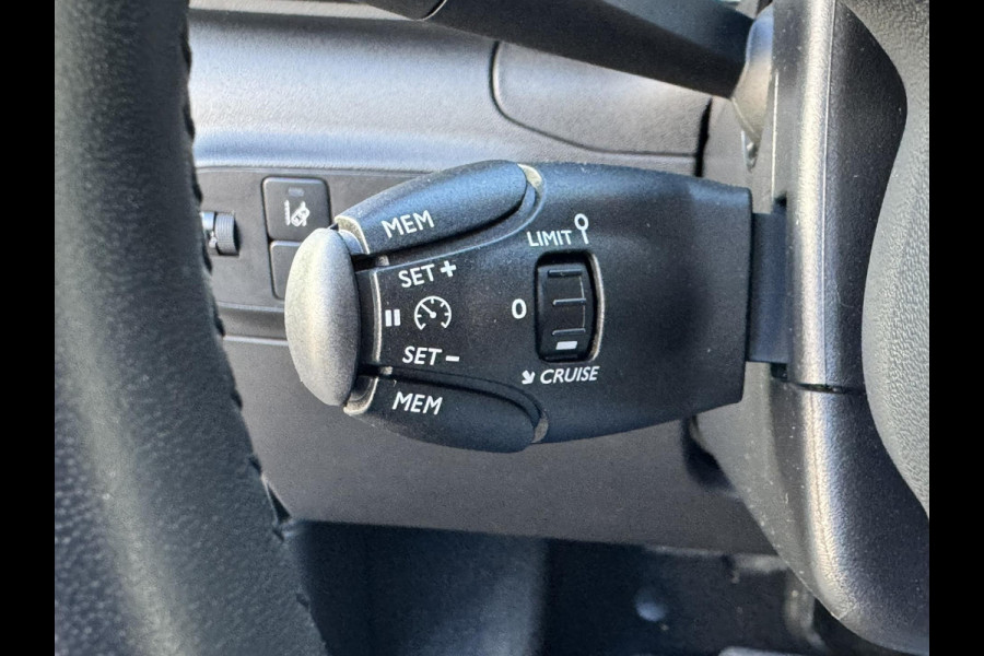 Citroën C3 1.2 PureTech S&S Business Cruise control Climate control Dodehoekdetectie Apple / Android Carplay
