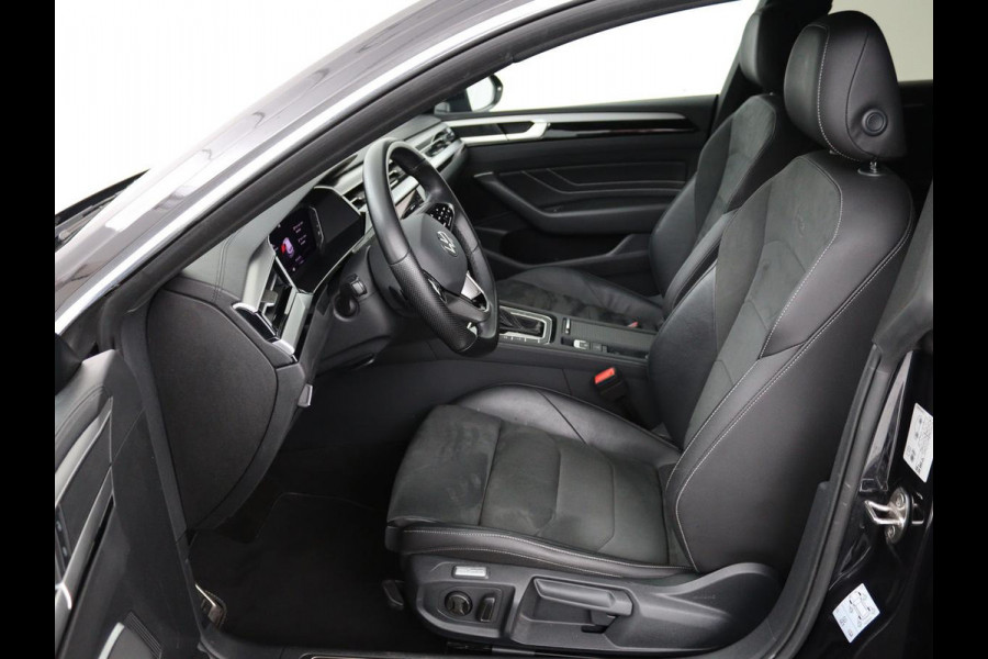 Volkswagen Arteon Shooting Brake 1.4 TSI eHybrid R-Line | Trekhaak | Stoelverwarming | Carplay | Leder/Alcantara | Adaptive cruise | Achterbankverwarming | Camera | Navigatie | Half leder