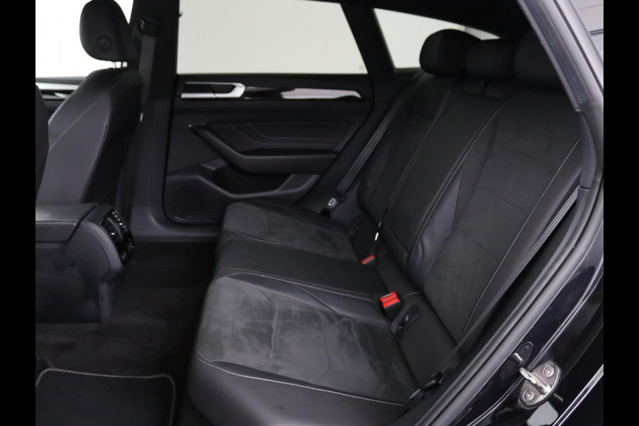 Volkswagen Arteon Shooting Brake 1.4 TSI eHybrid R-Line | Trekhaak | Stoelverwarming | Carplay | Leder/Alcantara | Adaptive cruise | Achterbankverwarming | Camera | Navigatie | Half leder