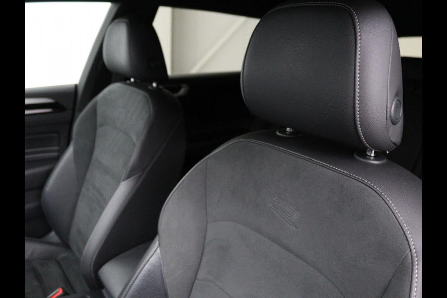 Volkswagen Arteon Shooting Brake 1.4 TSI eHybrid R-Line | Trekhaak | Stoelverwarming | Carplay | Leder/Alcantara | Adaptive cruise | Achterbankverwarming | Camera | Navigatie | Half leder