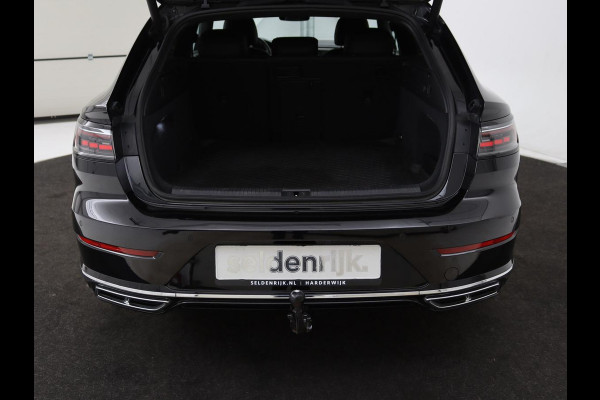 Volkswagen Arteon Shooting Brake 1.4 TSI eHybrid R-Line | Trekhaak | Stoelverwarming | Carplay | Leder/Alcantara | Adaptive cruise | Achterbankverwarming | Camera | Navigatie | Half leder