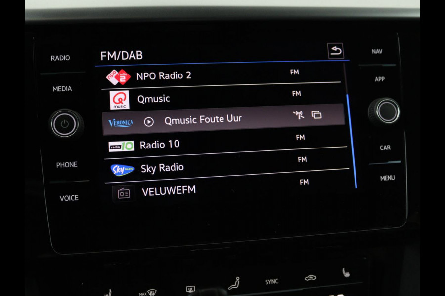 Volkswagen Arteon Shooting Brake 1.4 TSI eHybrid R-Line | Trekhaak | Stoelverwarming | Carplay | Leder/Alcantara | Adaptive cruise | Achterbankverwarming | Camera | Navigatie | Half leder