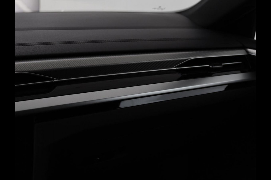 Volkswagen Arteon Shooting Brake 1.4 TSI eHybrid R-Line | Trekhaak | Stoelverwarming | Carplay | Leder/Alcantara | Adaptive cruise | Achterbankverwarming | Camera | Navigatie | Half leder