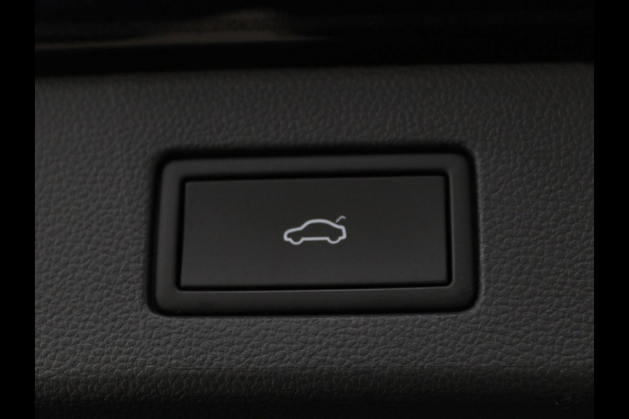 Volkswagen Arteon Shooting Brake 1.4 TSI eHybrid R-Line | Trekhaak | Stoelverwarming | Carplay | Leder/Alcantara | Adaptive cruise | Achterbankverwarming | Camera | Navigatie | Half leder