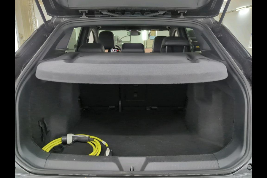 Volkswagen ID.4 Business 77 kWh | IQ-Light | Navi | Camera |