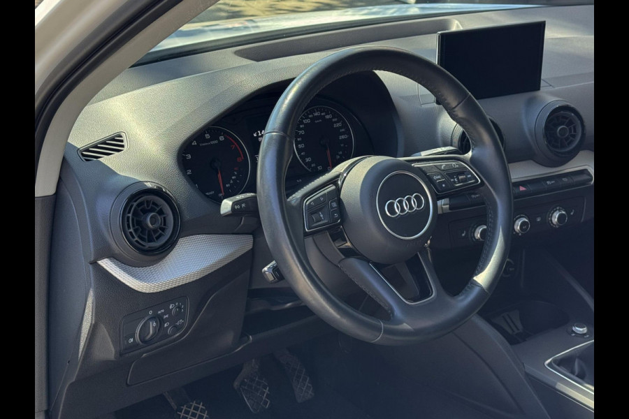 Audi Q2 1.0 30 TFSI Design - Navigatie I Airco I PDC I Sport velgen I Dealer onderhouden