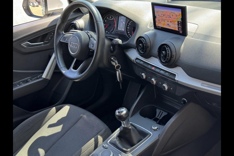 Audi Q2 1.0 30 TFSI Design - Navigatie I Airco I PDC I Sport velgen I Dealer onderhouden