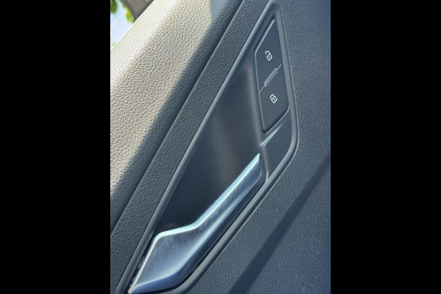 Audi Q2 1.0 30 TFSI Design - Navigatie I Airco I PDC I Sport velgen I Dealer onderhouden