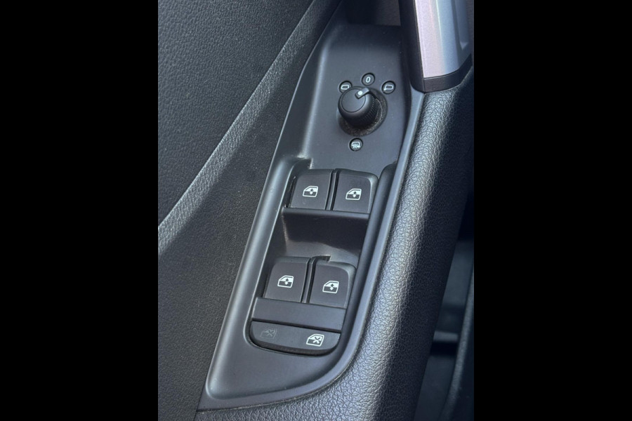 Audi Q2 1.0 30 TFSI Design - Navigatie I Airco I PDC I Sport velgen I Dealer onderhouden