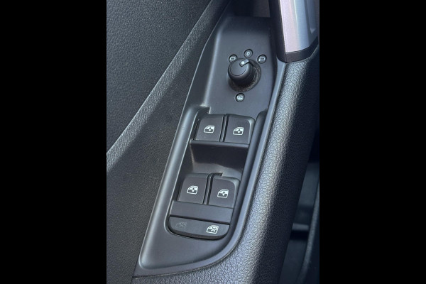 Audi Q2 1.0 30 TFSI Design - Navigatie I Airco I PDC I Sport velgen I Dealer onderhouden