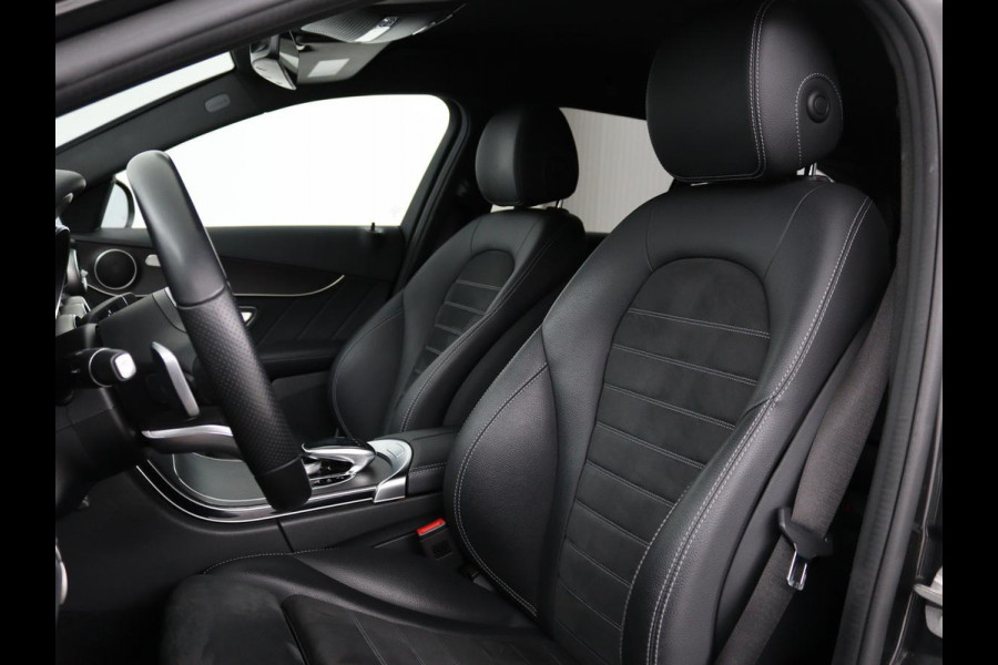 Mercedes-Benz C-Klasse 300e AMG Night | Adaptive cruise | Stoelverwarming | Carplay | Leder/Alcantara | Camera | Navigatie | Full LED