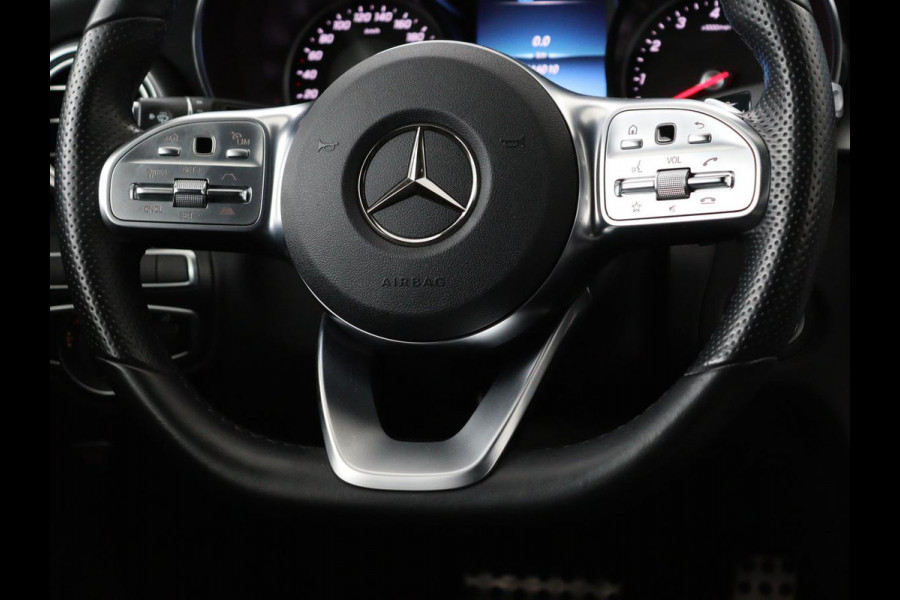 Mercedes-Benz C-Klasse 300e AMG Night | Adaptive cruise | Stoelverwarming | Carplay | Leder/Alcantara | Camera | Navigatie | Full LED