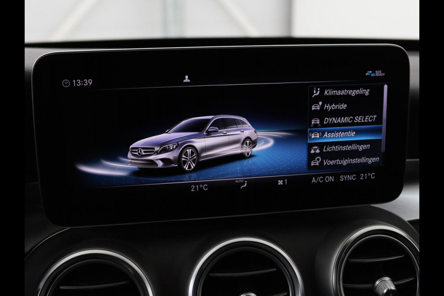Mercedes-Benz C-Klasse 300e AMG Night | Adaptive cruise | Stoelverwarming | Carplay | Leder/Alcantara | Camera | Navigatie | Full LED