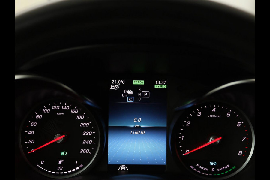 Mercedes-Benz C-Klasse 300e AMG Night | Adaptive cruise | Stoelverwarming | Carplay | Leder/Alcantara | Camera | Navigatie | Full LED
