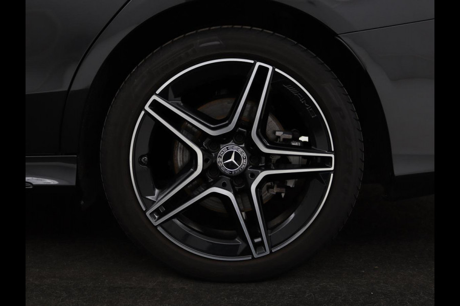 Mercedes-Benz C-Klasse 300e AMG Night | Adaptive cruise | Stoelverwarming | Carplay | Leder/Alcantara | Camera | Navigatie | Full LED