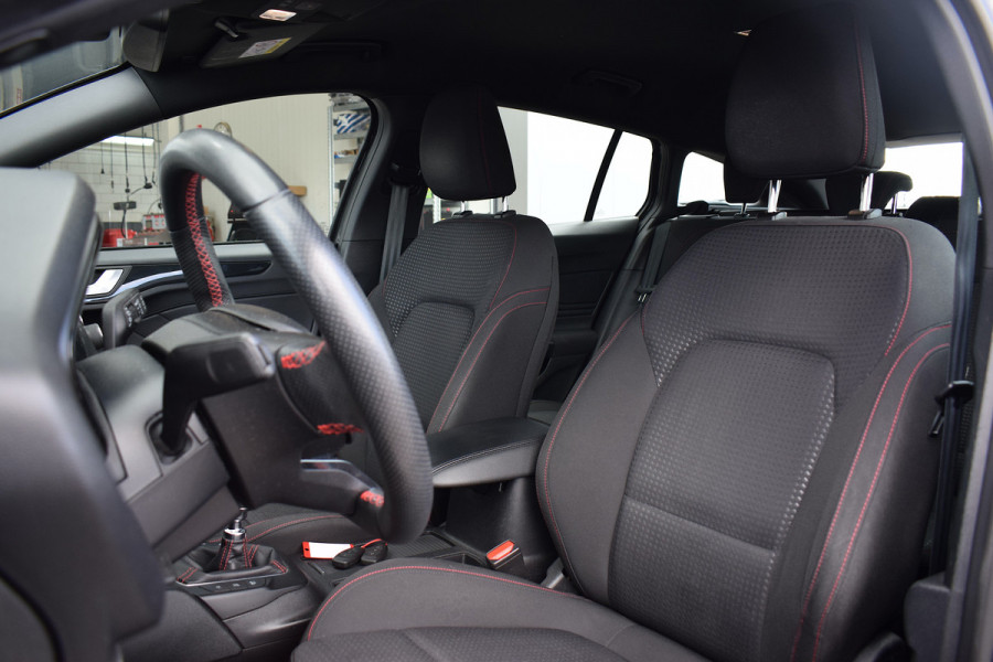 Ford FOCUS Wagon 1.0 EcoBoost ST Line Business | Trekhaak | CarPlay | Stuur- en Stoelverw. | Camera
