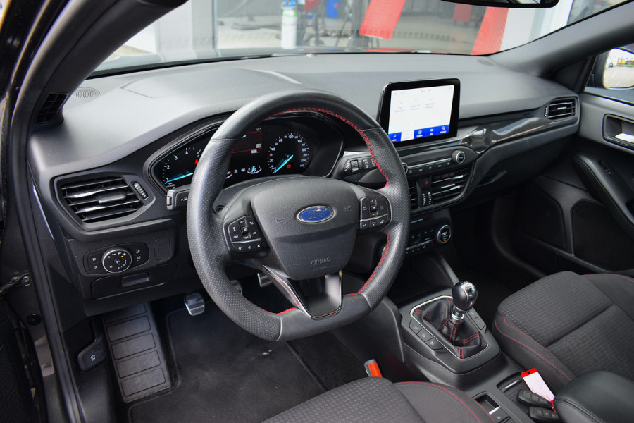 Ford FOCUS Wagon 1.0 EcoBoost ST Line Business | Trekhaak | CarPlay | Stuur- en Stoelverw. | Camera