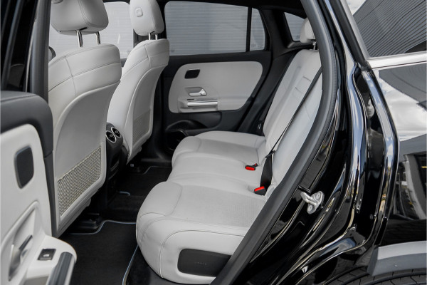 Mercedes-Benz EQA 250 Edition 1 67 kWh AMG Pano Leder Distronic 20" 1e Eig