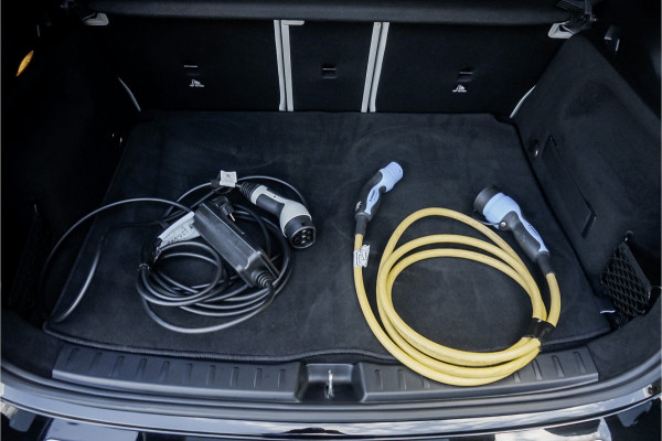 Mercedes-Benz EQA 250 Edition 1 67 kWh AMG Pano Leder Distronic 20" 1e Eig